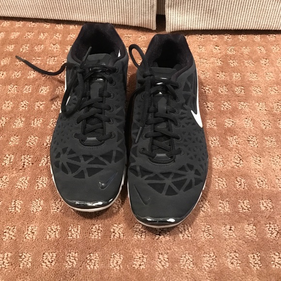 Nike free black and white