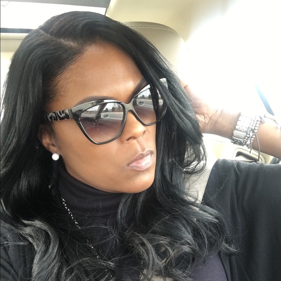 Meet your Posher, Audrey - Picture 2 of 3