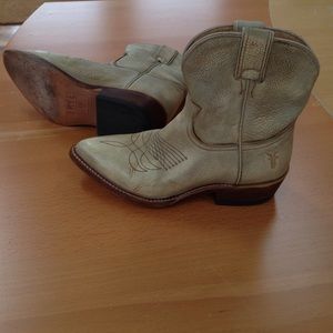 FRYE Women's Billy Short Boots