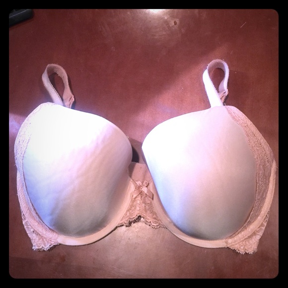 Victoria Secret bra 34DDD . Good condition