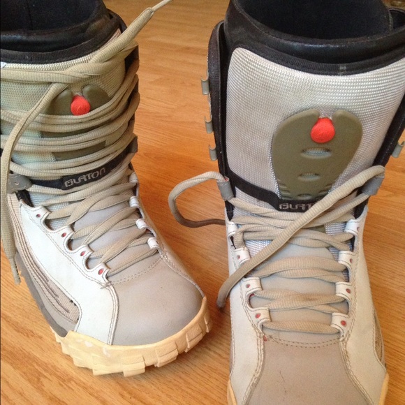 Snowboarding boots men's