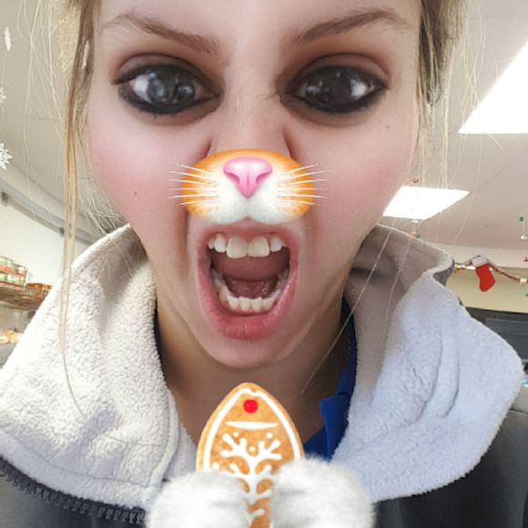 Meet your Posher, Broquel - Picture 1 of 1