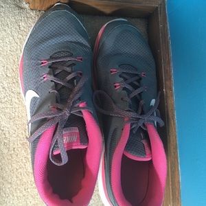Nike women's shoe. Size 10