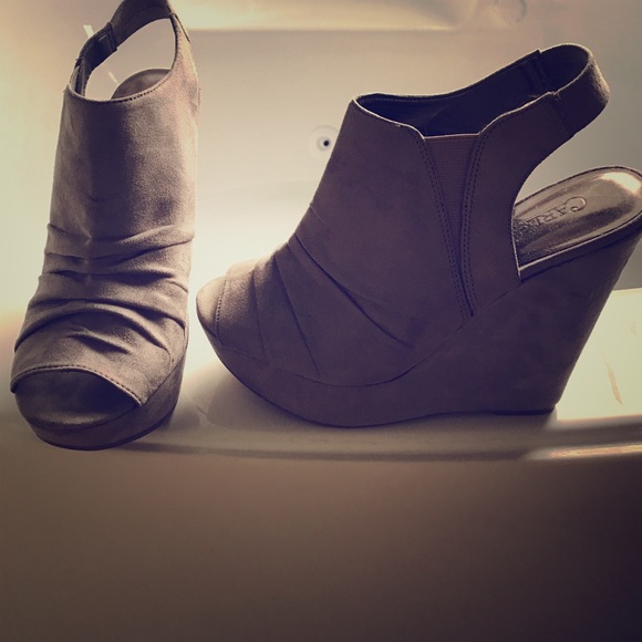 Gray wedges!