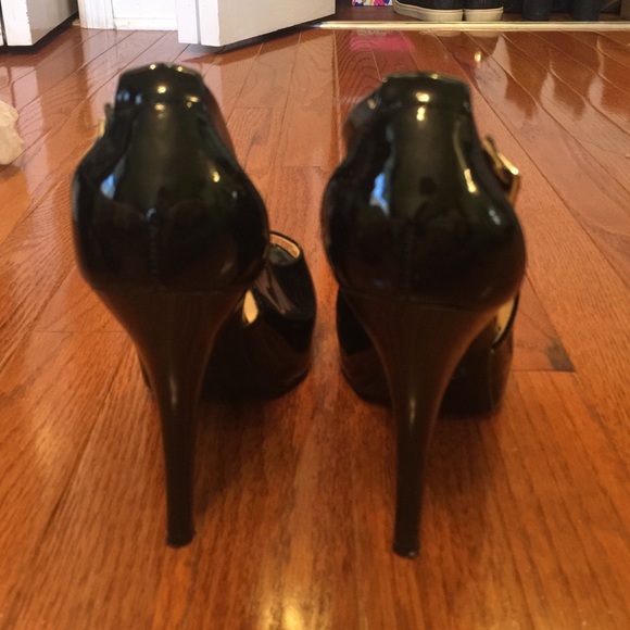 Black heels - Picture 3 of 3