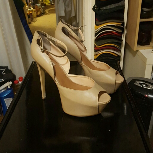 Women's platform shoes