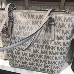 Michael kors gray shoulder bag