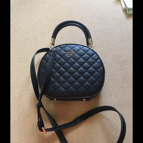 Guess crossbody, almost new!