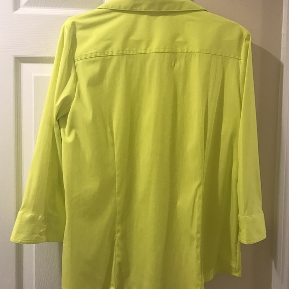 Button down blouse - Picture 3 of 3