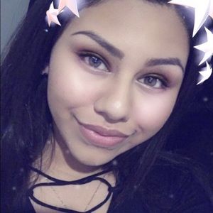 Meet your Posher, Alejandra