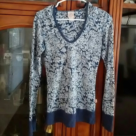 Curious Gypsy hooded pullover shirt