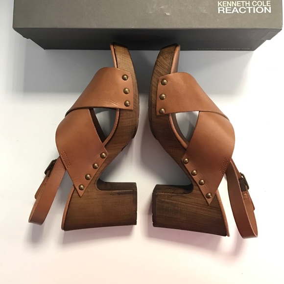 Kenneth Cole Log Cabin Stacked Heel - Picture 2 of 4