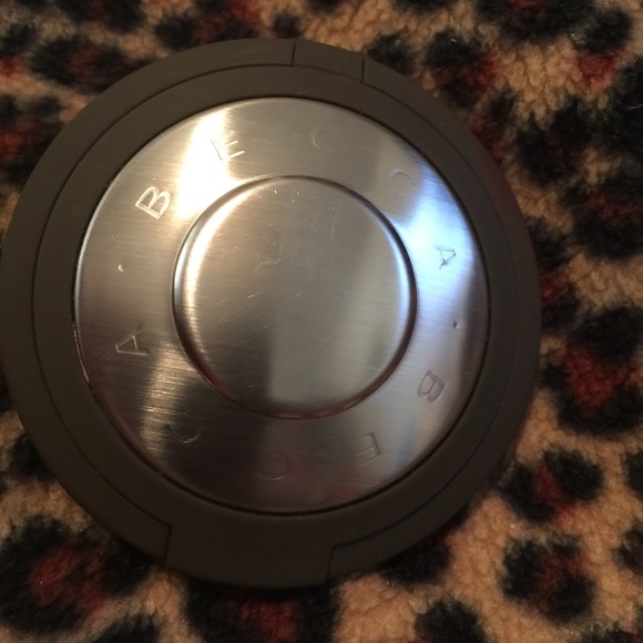 BECCA ~ SHIMMERING SKIN PERFECTOR ~ POURED CRÈME - Picture 2 of 7