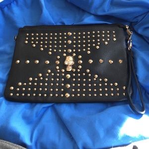 💥Price Drop!💥 Oversized Skull Clutch
