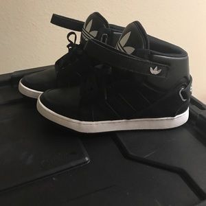Men's adidias high top