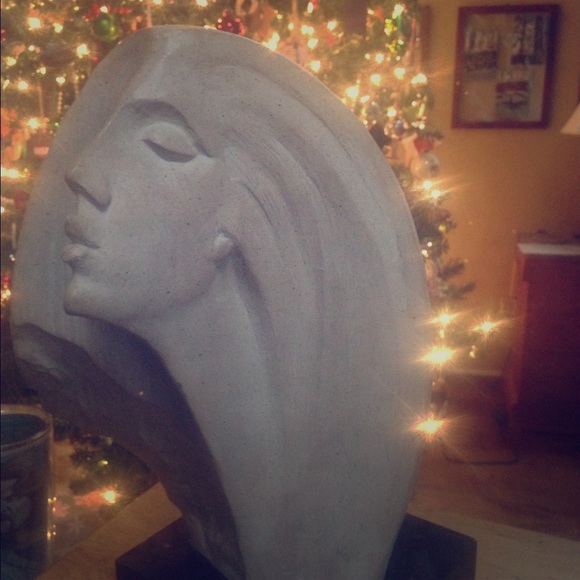 Women's Bust - Picture 1 of 1