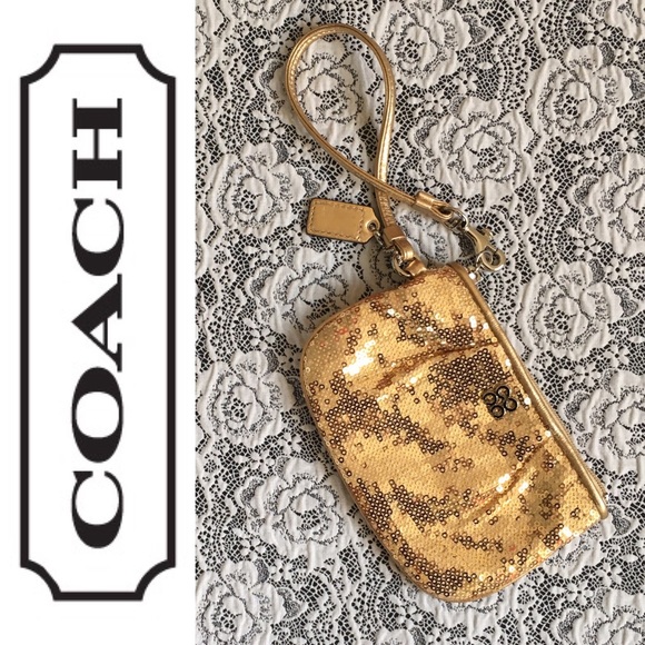 ⬇️LOWERED Coach Gold Sequined Wristlet