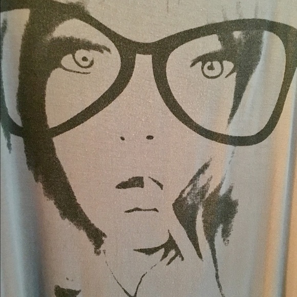 👓💋OVER-THE-SHOULDER TOP💋👓 NWOT - Picture 2 of 4