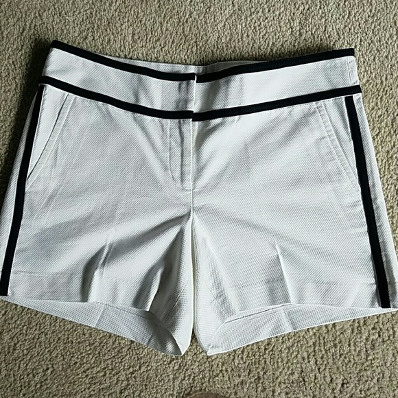 NWT Ann Taylor white with blue trim dress shorts