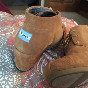 TOMS women size 11