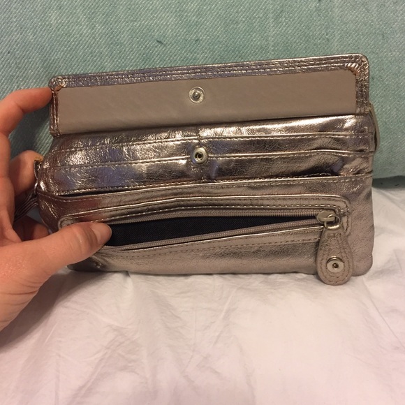 Small silver wristlet - Picture 2 of 3