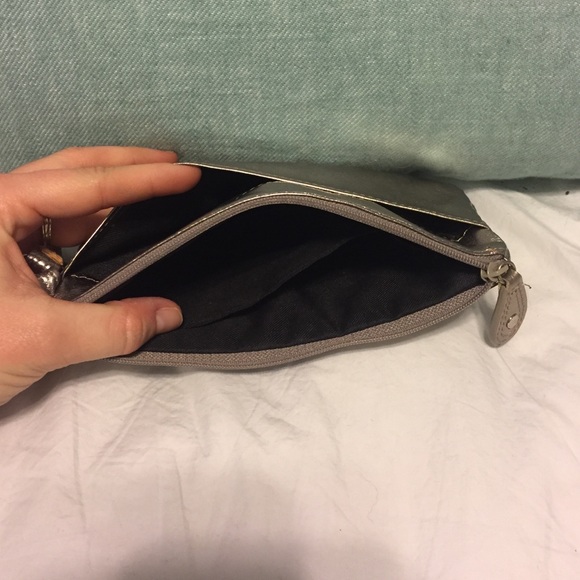 Small silver wristlet - Picture 3 of 3