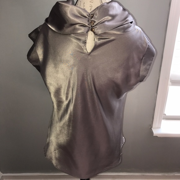 Beautiful Banana Republic Polyester Dressy top - Picture 2 of 4