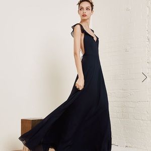 👀 ISO 👀 Reformation Isabella Dress in Midnight!