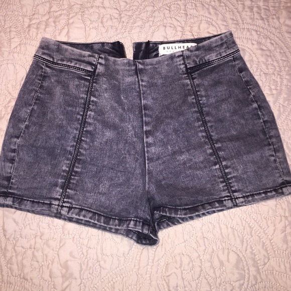 Size 3, high rise shorts