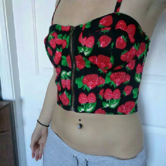 Tops - Zip front crop top