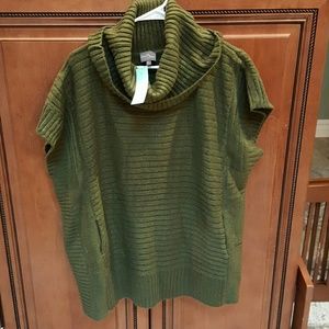 Textured cowl neck pullover Size M/L.