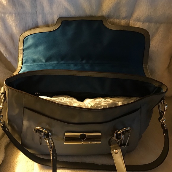 Coach purse - Picture 3 of 4