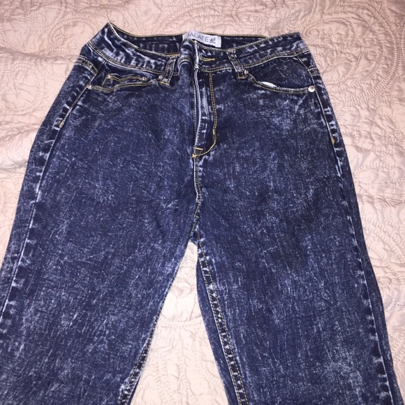 Washed out skinny jeans