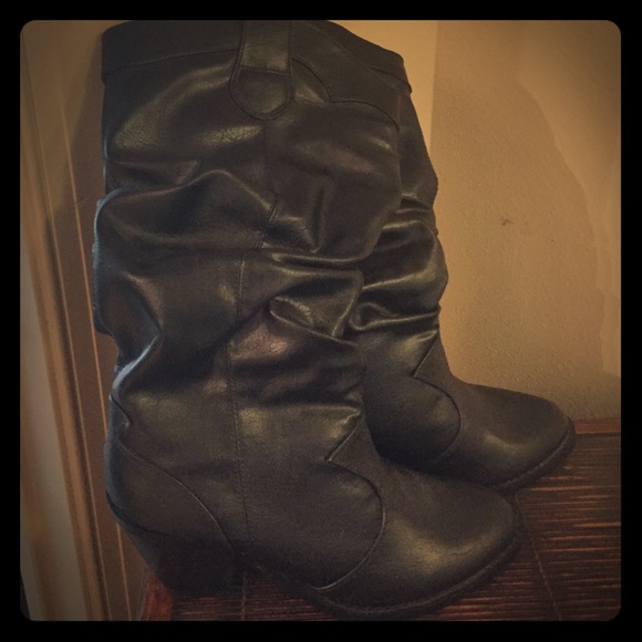 NEW SODA Black Slouchy Cowboy Boots