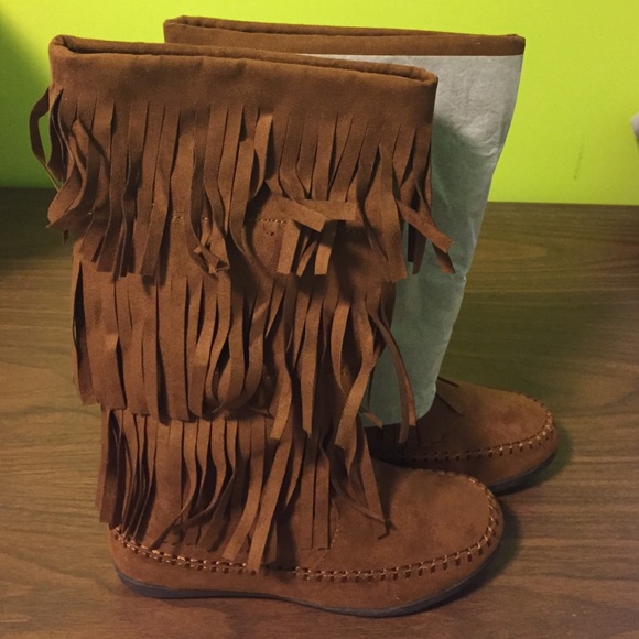 New never worn moccasin boots - Picture 1 of 4