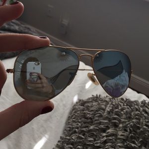 Silver/gold Polarized Ray ban aviators