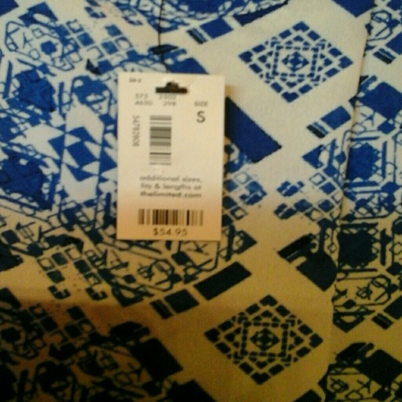 Cute stylish  blue and  white  short sleeve  top - Picture 2 of 4