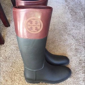 Brand new authentic Tory Burch boots size 9
