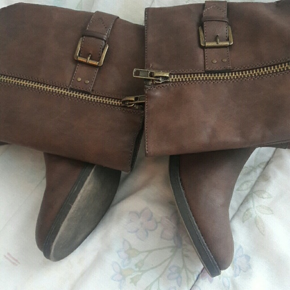 Boots - Picture 4 of 4