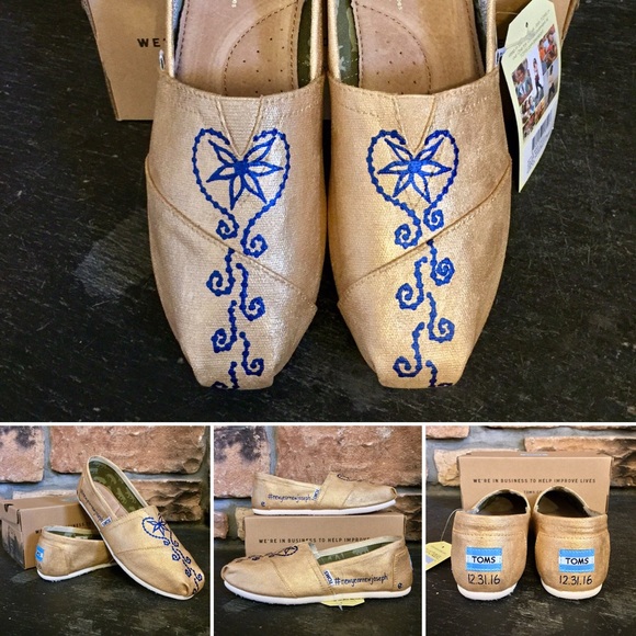 His&Her "Her" Henna wedding hand painted TOMS - Picture 1 of 1