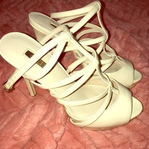 GUESS nude strappy heels!