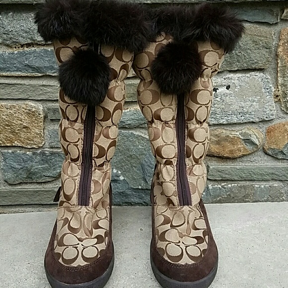 Coach Shoes - Coach Theona signature snowboot