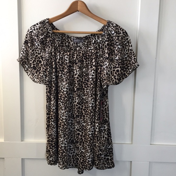 Vince Camuto Tops - Vince camuto animal print top Vince Camuto Tops - Vince camuto animal print top