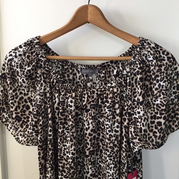 Vince Camuto Tops - Vince camuto animal print top Vince Camuto Tops - Vince camuto animal print top