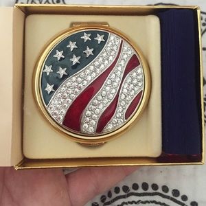 Estée Lauder America the Beautiful Compact