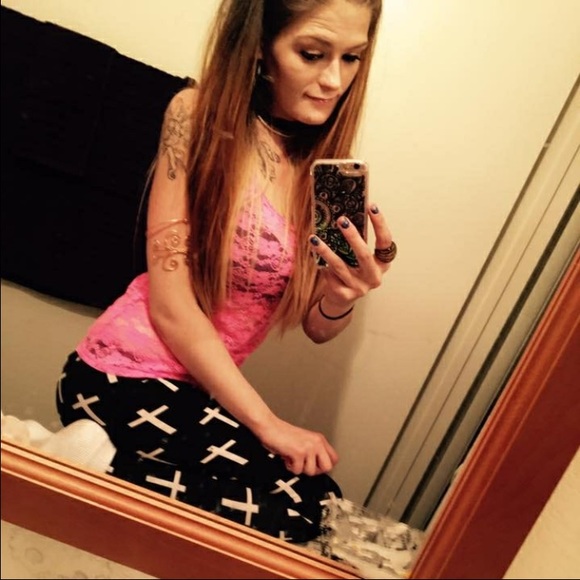 Meet your Posher, Cassie - Picture 2 of 4