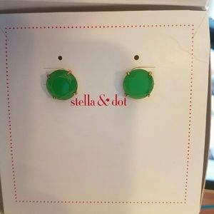 BNIB Stella and Dot Janice studs green