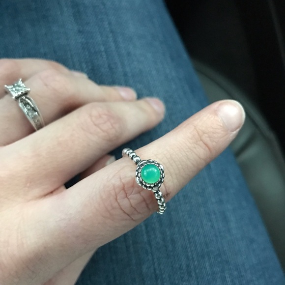 Pandora birthstone ring - Picture 2 of 2