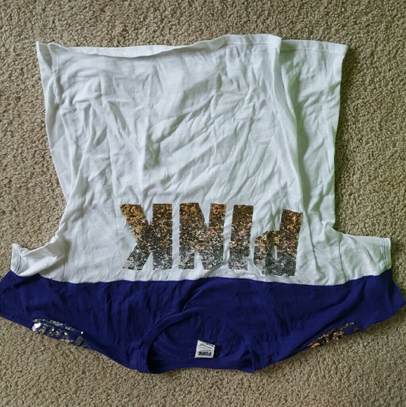 VS pink tshirt