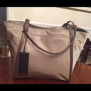 Tumi Small Q-tote Nylon - New with tags